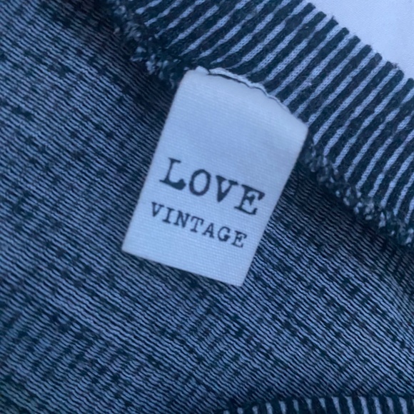 Adorable button up cropped & striped top - Picture 2 of 4